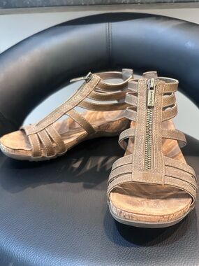 BearPaw Women's Brown Strappy Wedge Sandals with Front Zip